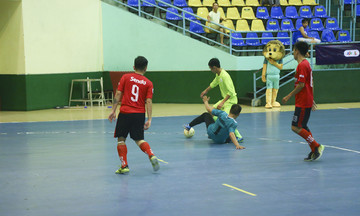 Đánh bại Sen Đỏ, Phương Nam giành niềm vui an ủi