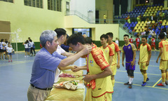 Nhà Hệ thống và Viễn thông chia nhau danh hiệu cá nhân Futsal