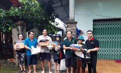 FPT Shop tặng hàng trăm suất quà cho bà con vùng lũ Phú Quốc