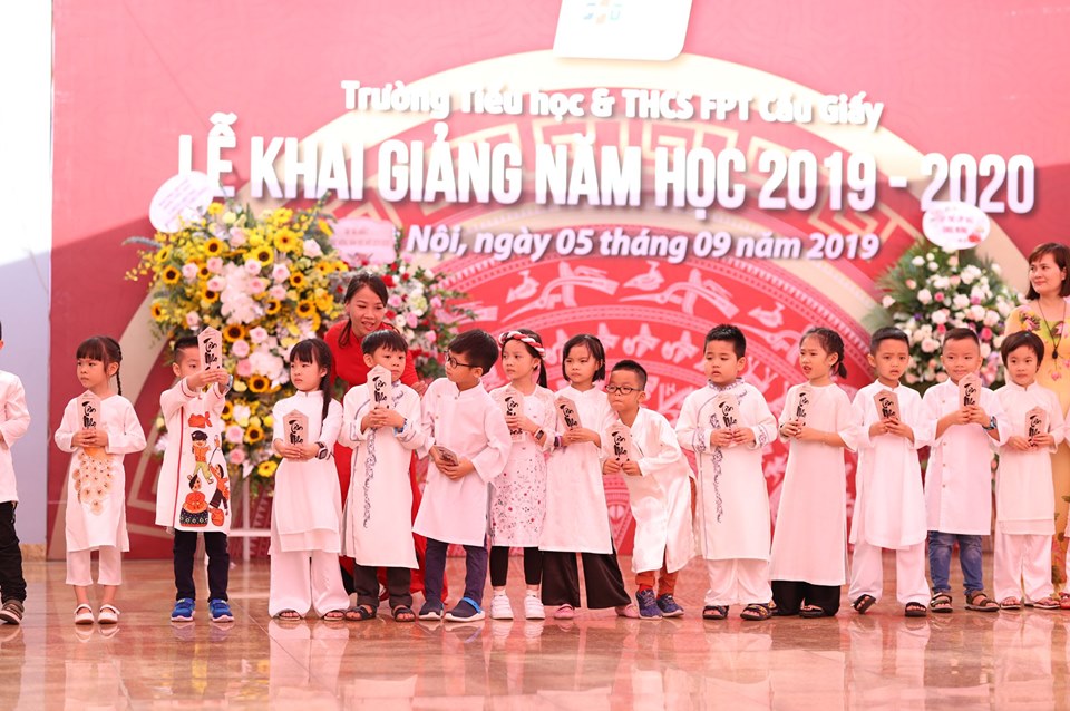  Những khoảnh khắc đáng yêu này sẽ là khởi đầu đáng nhớ nhất trong chặng đường cắp sách tới trường của các em.
