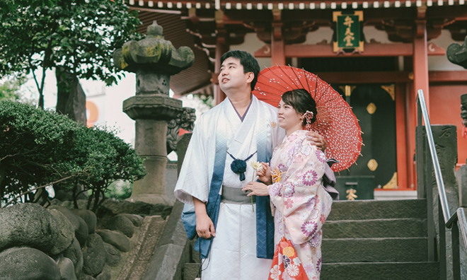 Bộ ảnh cưới kimono là món quà tuyệt vời cho các cặp đôi yêu thích phong cách truyền thống Nhật Bản. Với sự kết hợp hoàn hảo giữa khung cảnh đẹp và trang phục truyền thống, bộ ảnh sẽ làm nổi bật tình yêu và giá trị văn hóa truyền thống của hai bạn.