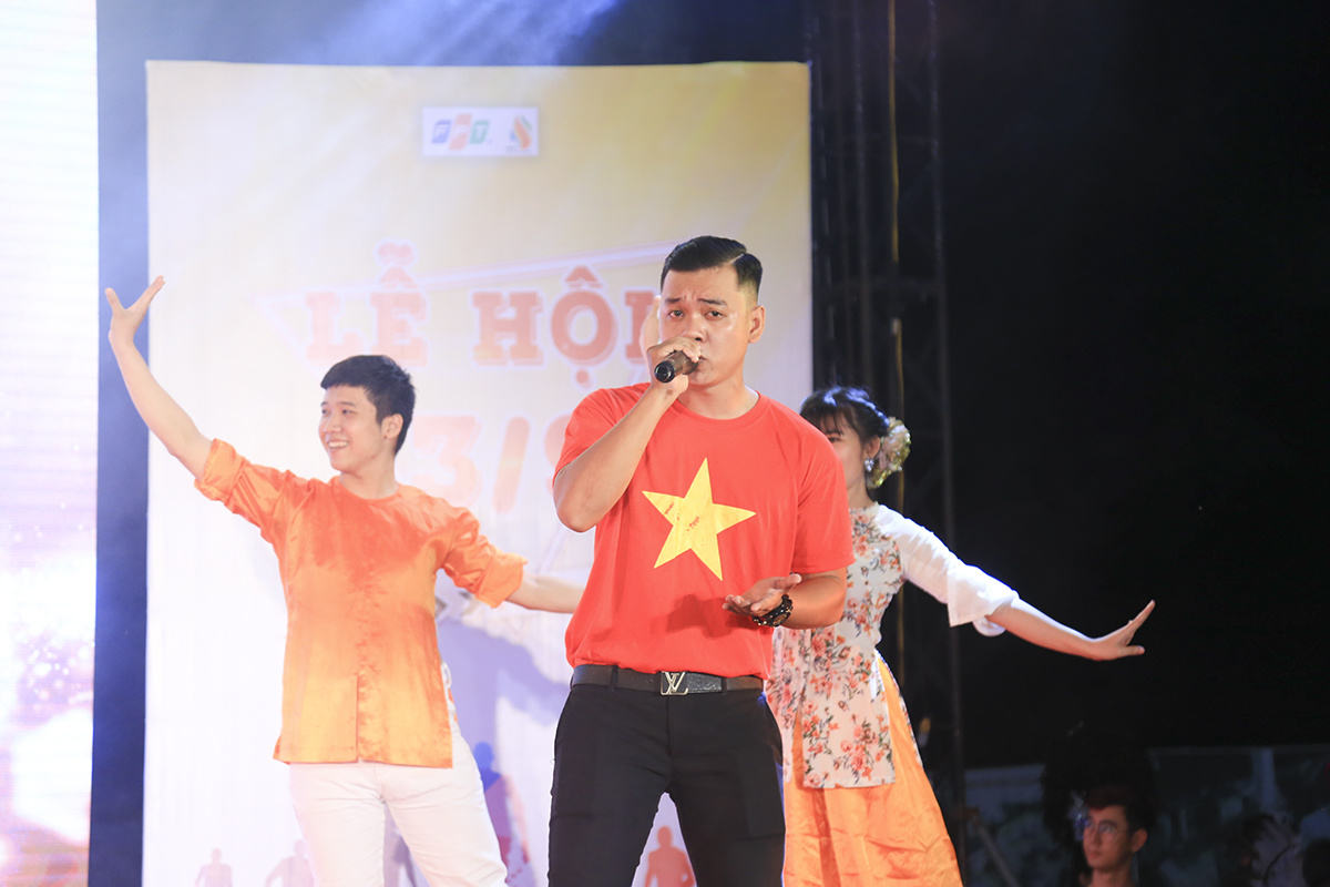 <p style="text-align:justify;"> Nhà Hệ thống gửi đến khán giả màn hát múa Bài ca hữu nghị Việt Nam - Campuchia cùng với vũ điệu Apsara của người đồng bào Khmer.</p>