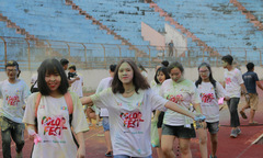 'Biển người' tranh tài đường chạy Color Fest