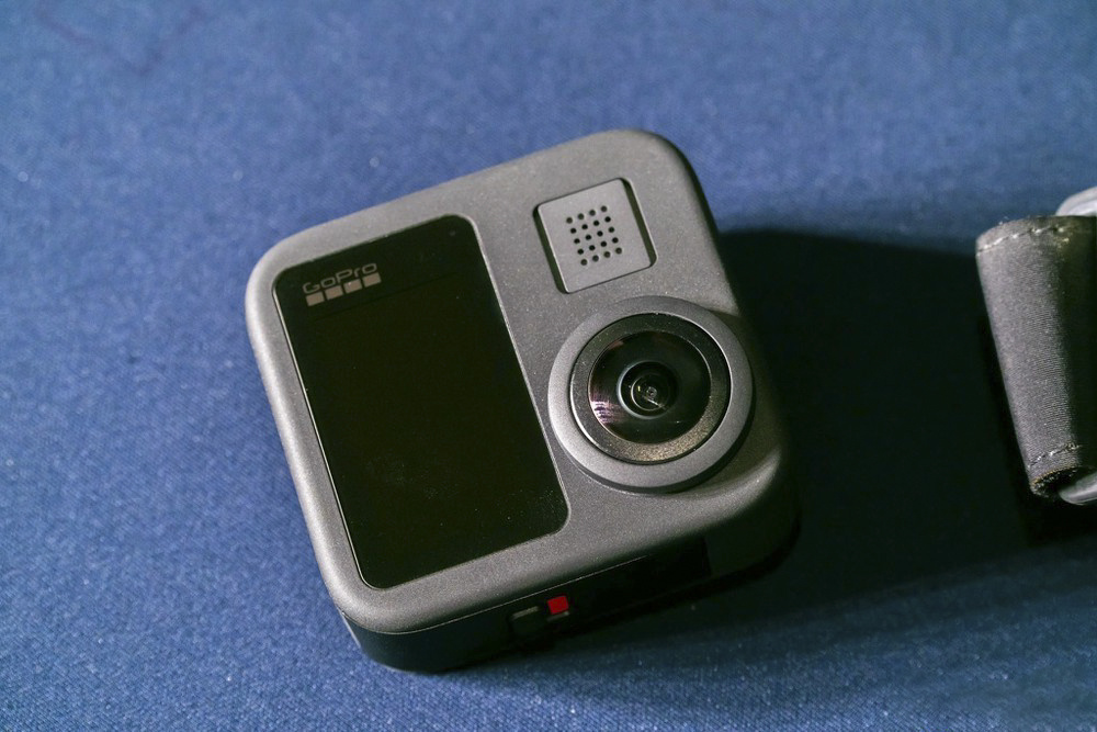 <p class="Normal" style="text-align:justify;"> GoPro MAX là một máy ảnh GoPro ống kính kép có thể phát huy tối đa tính linh hoạt của một camera, giống như 3 camera trong một. </p>