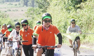Thủ lĩnh phong trào FPT chinh phục đường đèo bằng xe đạp