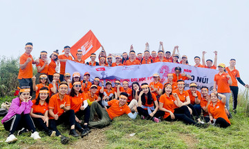 Gần 100 người FPT Edu chinh phục Langbiang, Yên Tử
