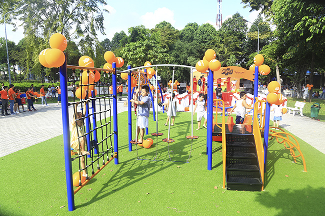 <p> Sân chơi trẻ em thứ 23 được khánh thành trên cả nước xây dựng tại công viên Làng Hoa (191 Lê Văn Thọ, quận Gò Vấp).</p>