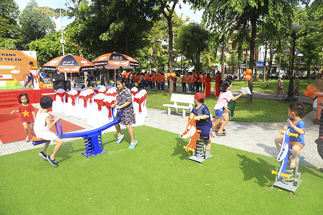  Mục tiêu của chiến dịch FoxSteps là xây dựng sân chơi hoàn toàn miễn phí cho trẻ em trên các tỉnh thành cả nước với đầy đủ các trang thiết bị vui chơi tiện nghi. Mỗi km người FPT Telecom đi được sẽ được đóng góp vào quỹ xây dựng sân chơi.