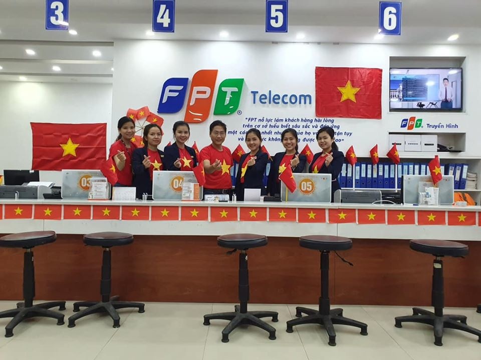 <p style="text-align:justify;"> Văn phòng FPT Telecom Huế tràn ngập sắc đỏ sao vàng trong hôm nay để theo dõi trận đấu của U22 Việt Nam.</p>