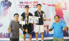 Tân binh vô địch nội dung Tennis nhà F miền Trung