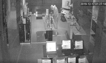 Trộm FPT Shop bất thành nhờ hệ thống giám sát đêm