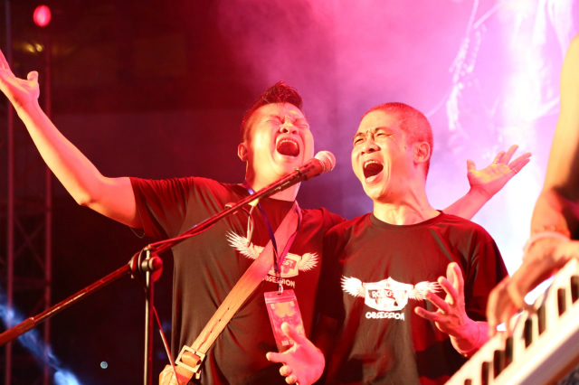 Dàn nghệ sĩ gạo cội của FPT cháy hết mình trên sân khấu FPT Rockfest 2017.