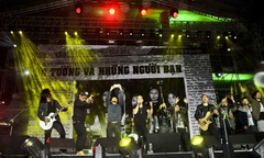 ‘Rock công trường, show diễn chất lượng nhất trong năm’
