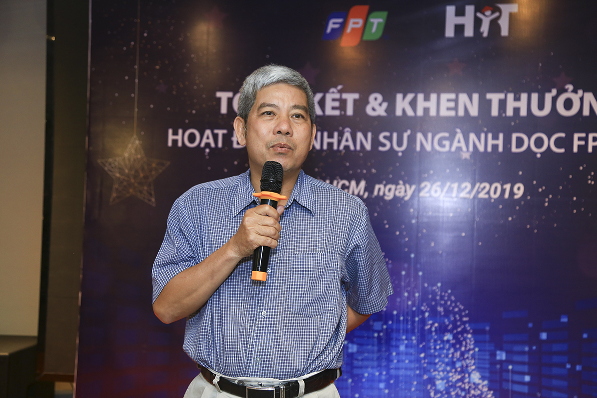  Anh Nguyễn Tuấn Hùng - Giám đốc FPT HCM đã dành lợi tri ân đến những nỗ lực trong công tác đào tạo và phát triển nhân sự của các cán bộ ngành Nhân sự. Anh đề xuất trong thời gian tới, ngành Nhân sự cần học tập kinh nghiệm của những tập đoàn kinh tế hàng đầu thế giới và thêm nhiều chương trình để thu hút nhân tài cho FPT.