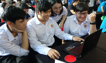 'Sinh viên đang có thời cơ vàng trong kỷ nguyên công nghệ số'