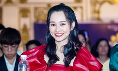 Trúc Anh tỏa sáng trên sân khấu Nét đẹp qua ống kính