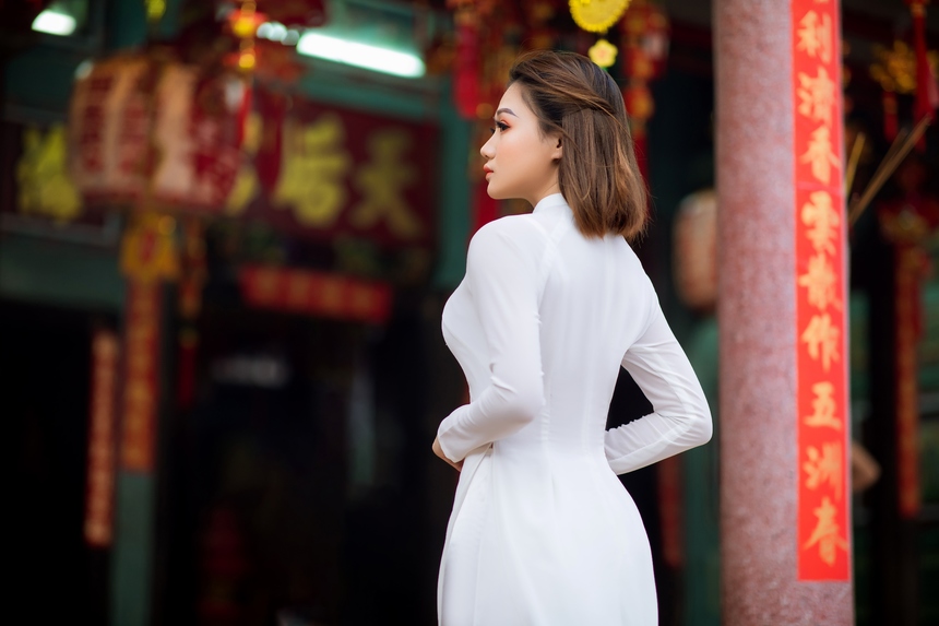 <p> <span style="color:rgb(0,0,0);text-align:justify;">Quan điểm sống của cô là "</span>You’ll never be brave if you don’t get hurt . You’ll never learn If you don’t make mistakes. You’ll never be successful If you don’t encounter failure. (Tạm dịch: Bạn sẽ không bao giờ can đảm nếu bạn không bị thương. Bạn sẽ không bao giờ học được nếu bạn không mắc lỗi. Bạn sẽ không bao giờ thành công nếu bạn không gặp thất bại).<br /> Câu nói này đã giúp cô vượt qua những khó khăn, <span style="color:rgb(0,0,0);">sai lầm đều có thể cho ta những kinh nghiệm bài học mới nên chính vì thế hãy đứng lên đi tiếp đừng ngồi ì mãi một chỗ sau khi bị vấp ngã.</span></p>