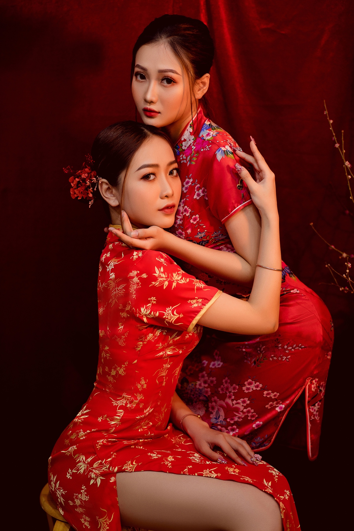 <p> Với nét đẹp đậm chất miền Tây, Ngọc Đào cho biết hai chị em đều tham gia cuộc thi Miss FPT Cần Thơ 2020 và đó là bước ngoặt lớn trong thanh xuân đại học của mỗi người.</p>