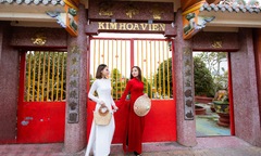 Chị em nữ sinh nhà F thướt tha trong áo dài truyền thống