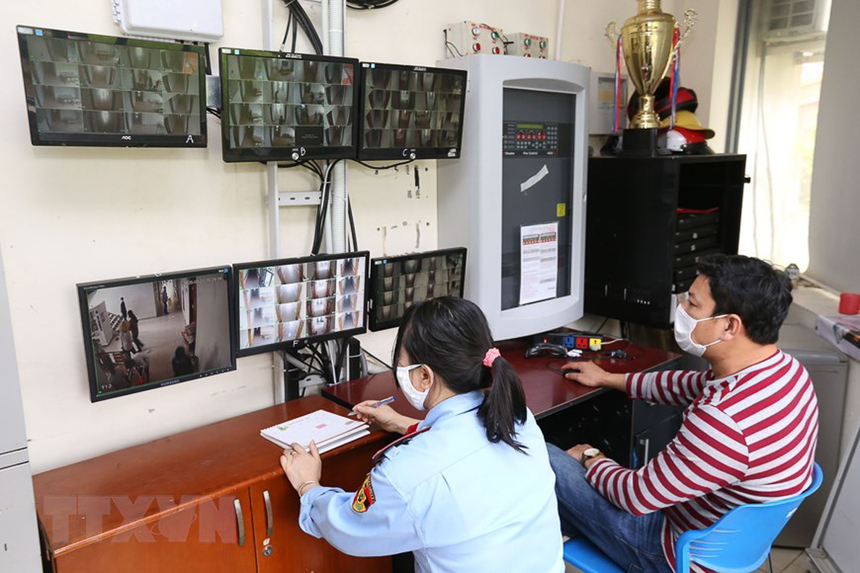 <p> Khu cách ly được giám sát chặt chẽ bằng hệ thống camera. </p>