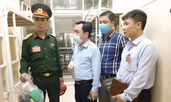 Chủ tịch huyện Thạch Thất thị sát chỉ đạo khu cách ly KTX FPT Edu