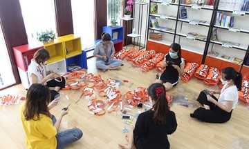 Nhà Giáo dục Đà Nẵng ‘thần tốc’ làm 700 mũ chống giọt bắn đón học sinh