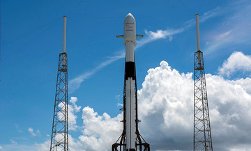SpaceX phóng thành công tên lửa mang 58 vệ tinh phát Internet