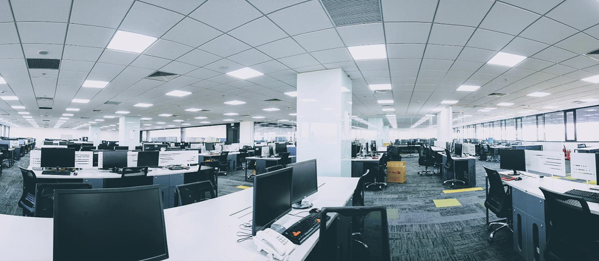 <p class="Normal" style="text-align:justify;"> Tấm ảnh panorama thể hiện mặt cắt không gian làm việc bên trong tòa nhà của các lập trình viên. Văn phòng được thiết kế cập nhật phong cách Agile workspace, tạo không gian thoải mái và sáng tạo.</p>