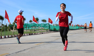 Vô địch nữ VnExpress Quy Nhơn mách cách chạy marathon an toàn