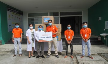 FPT tặng vật tư y tế cho Quảng Nam