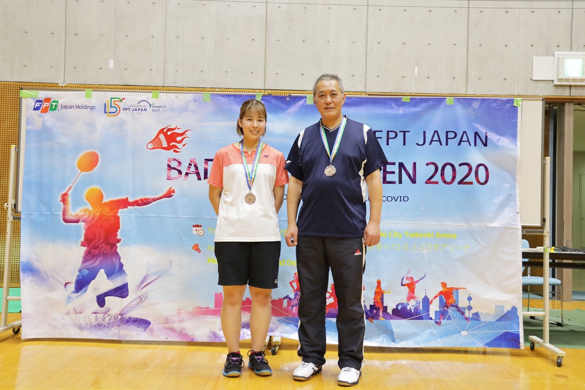 <p> <span style="text-align:justify;">Anh Yamagishi Hiroaki (MFG.JP.ITM) - đoạt giải Ba đôi nam nữ cho biết </span>giải đấu có nhiều vận động viên trẻ và thi đấu chuyên nghiệp. </p> <p> Năm 2020 đánh dấu mốc FPT Japan tròn 15 tuổi. Theo đó, các chương trình bao gồm: Đêm gala sinh nhật thực hiện online; Sử ký FJP; Chương trình Human FJP 15 và loạt bài về dự án, con người FPT Japan trong 15 năm qua; Hoạt động phong trào (greenday, cờ vua, cầu lông, hiến máu, bóng đá...).  </p>