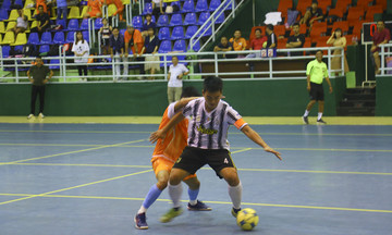 Futsal nhà 'Cáo' kịch tính bốn cái tên vào bán kết