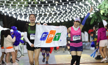 Runners FPT ấn tượng với giải chạy đêm VnExpress