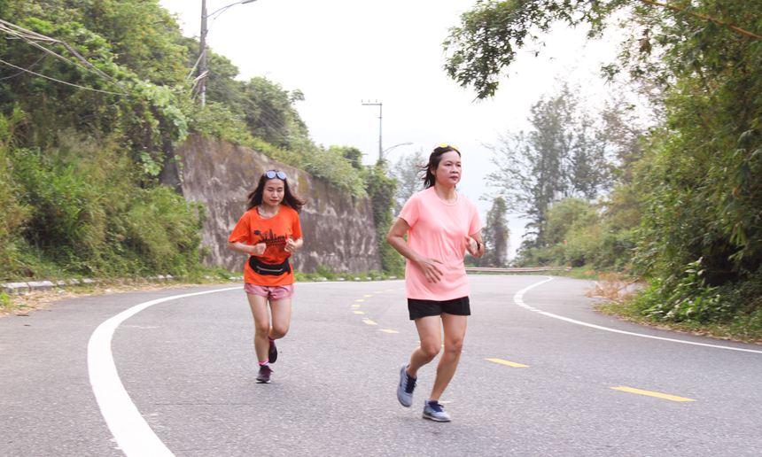 <p> Tuy nhiên, các chân chạy không chuyên có thể chọn cự ly khoảng 5-10km và nâng dần thành tích. </p>
