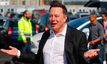 Elon Musk thừa nhận công nghệ xe tự lái khó hơn dự tính