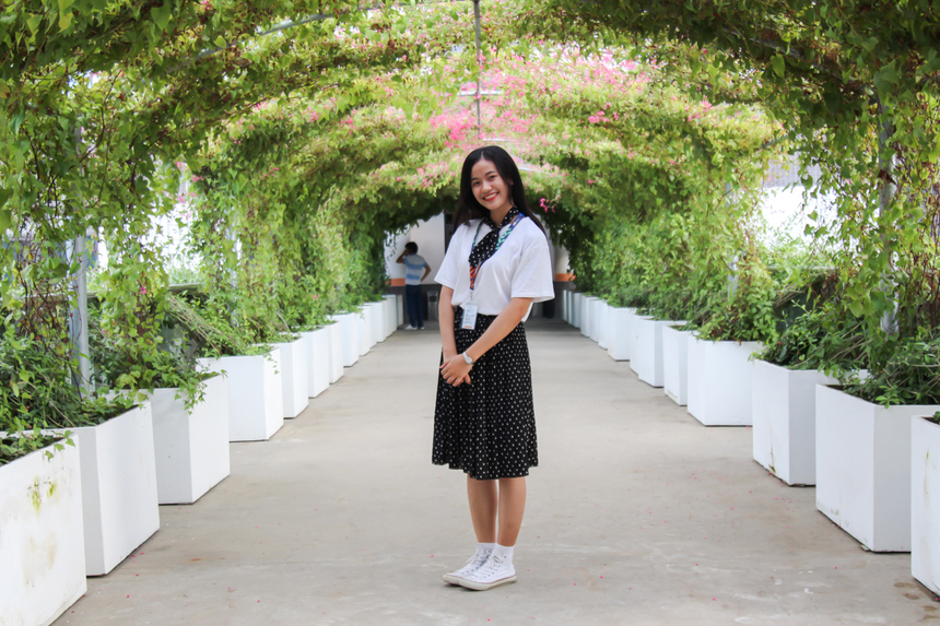 <p> Việc gia nhập FPT không chỉ giúp Linh có những trải nghiệm mới, cô nàng còn hy vọng sẽ học hỏi thêm nhiều điều từ các anh chị đồng nghiệp, được làm việc trong môi trường xanh, hiện đại và tích luỹ thêm nhiều kinh nghiệm cho bản thân.</p>