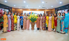 Chị em nhà ‘Cáo’ kể chuyện ‘Ký ức áo dài’ qua ảnh