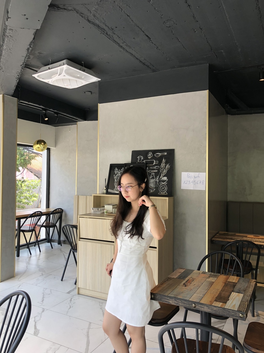 <p> <span style="color:rgb(0,0,0);">“Khó khăn của tuổi trẻ sẽ giúp mình vững vàng, mạnh mẽ hơn sau này. Mình không ngại việc khó, chỉ cần hạnh phúc với lựa chọn này thì bản thân sẽ luôn cố gắng”, cô nói.</span></p>