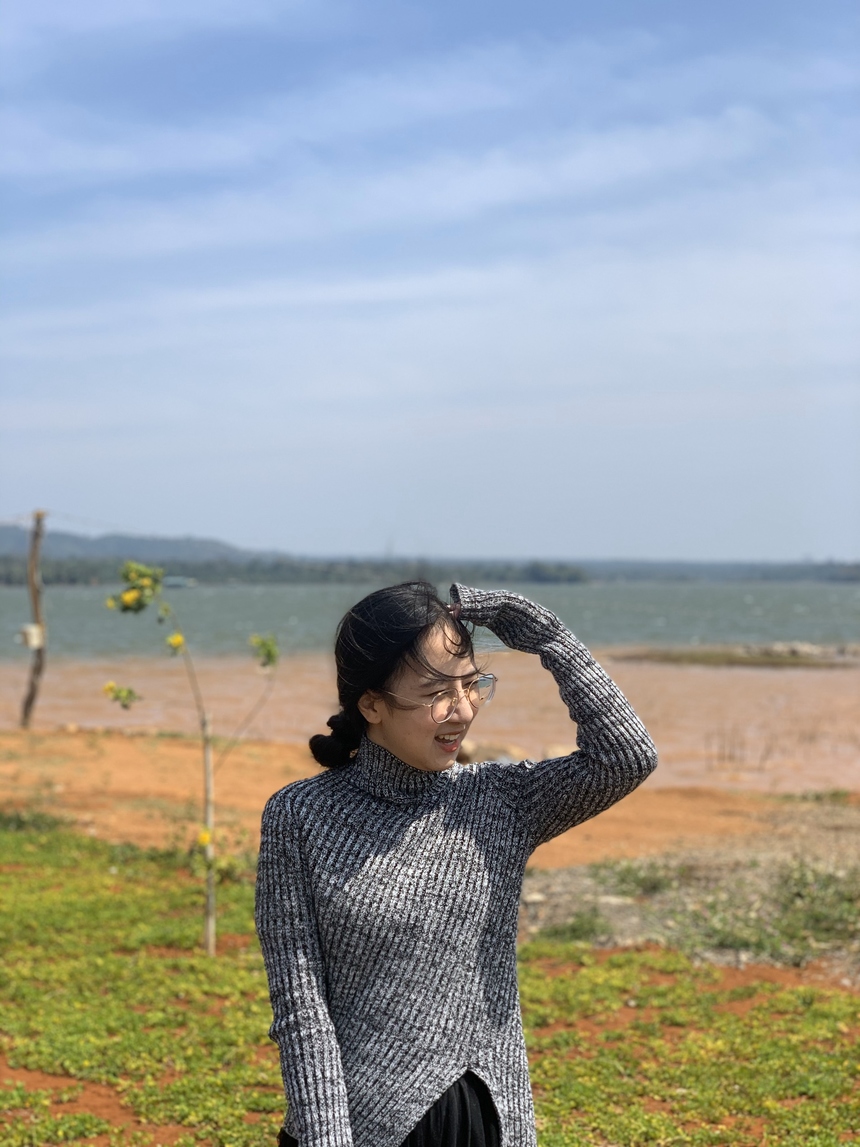 <p class="Normal"> Hiện Kiều Chinh đang làm việc tại bộ phận FQC.HCM1 và phụ trách kiểm soát chất lượng cho dự án "khủng" C99 từ khách hàng Mỹ. Thời gian rảnh, cô hay đọc sách, nấu ăn và chơi piano.</p>