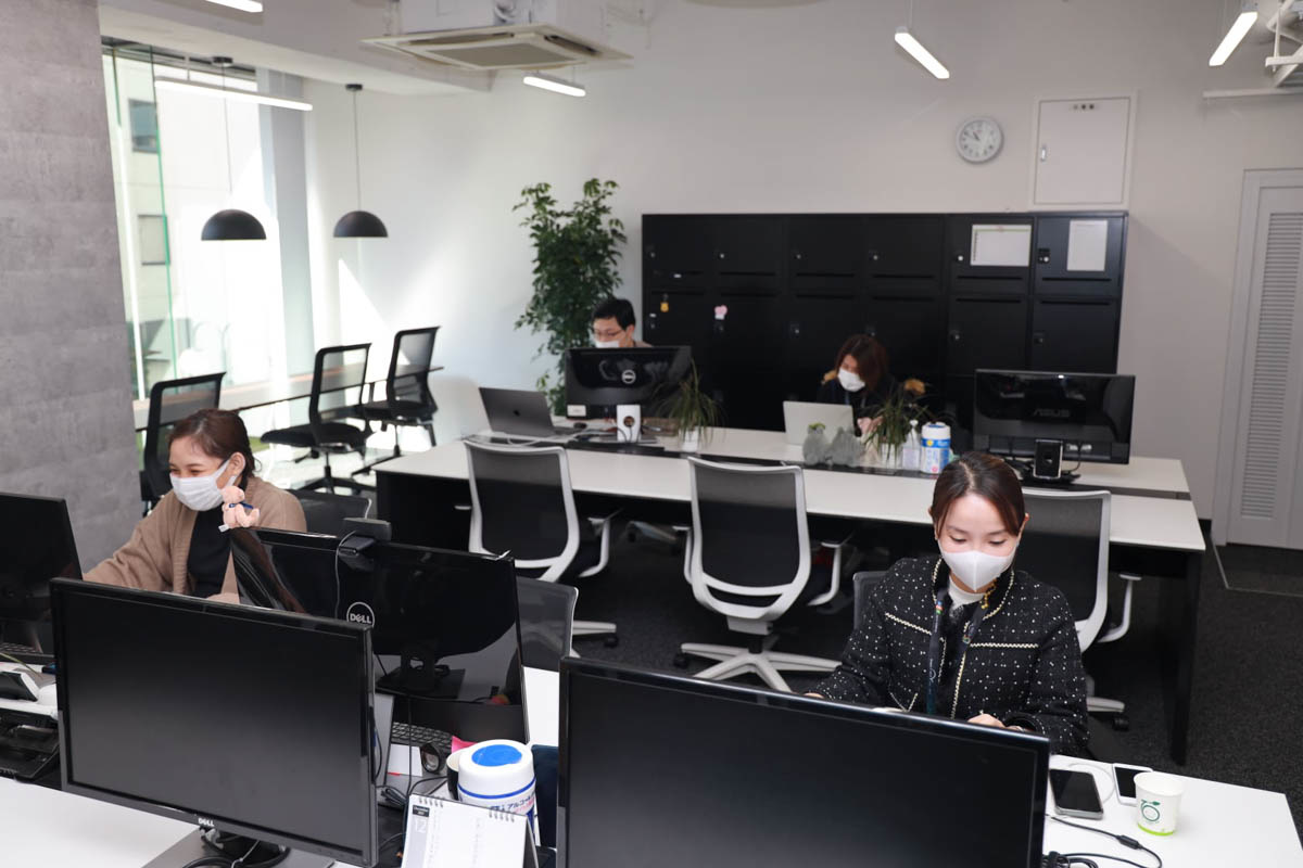 <p> <span style="color:rgb(0,0,0);">Văn phòng mới của Fukuoka có thể cung cấp chỗ cho 30-50 người ngồi làm việc. </span></p>