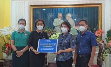 FPT Long Châu tặng thuốc Monulpiravir cho người nghèo TP HCM nhiễm Covid-19