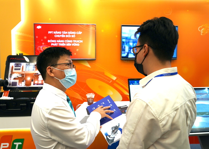 'Giải pháp chuyển đổi số FPT hiểu đúng tâm lí người Việt'