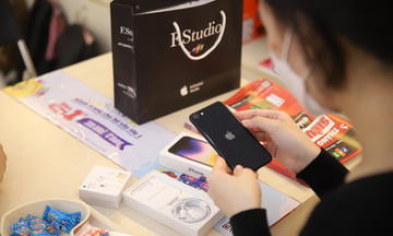 iPhone SE 2022 lên kệ sớm nhất tại FPT Shop, giá chỉ từ 11,99 triệu đồng