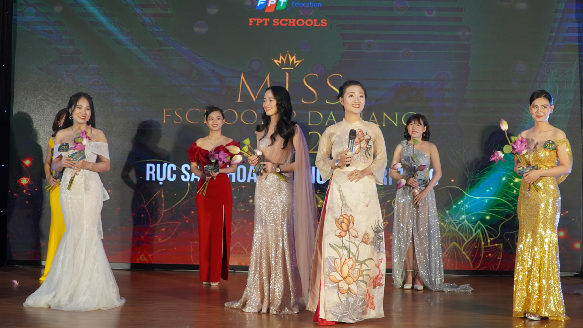 <p> <span style="color:rgb(0,0,0);">Nhiều thí sinh khác cũng phô diễn tài năng trên sân khấu “Miss Fschool 12 Da Nang 2022”.</span></p>