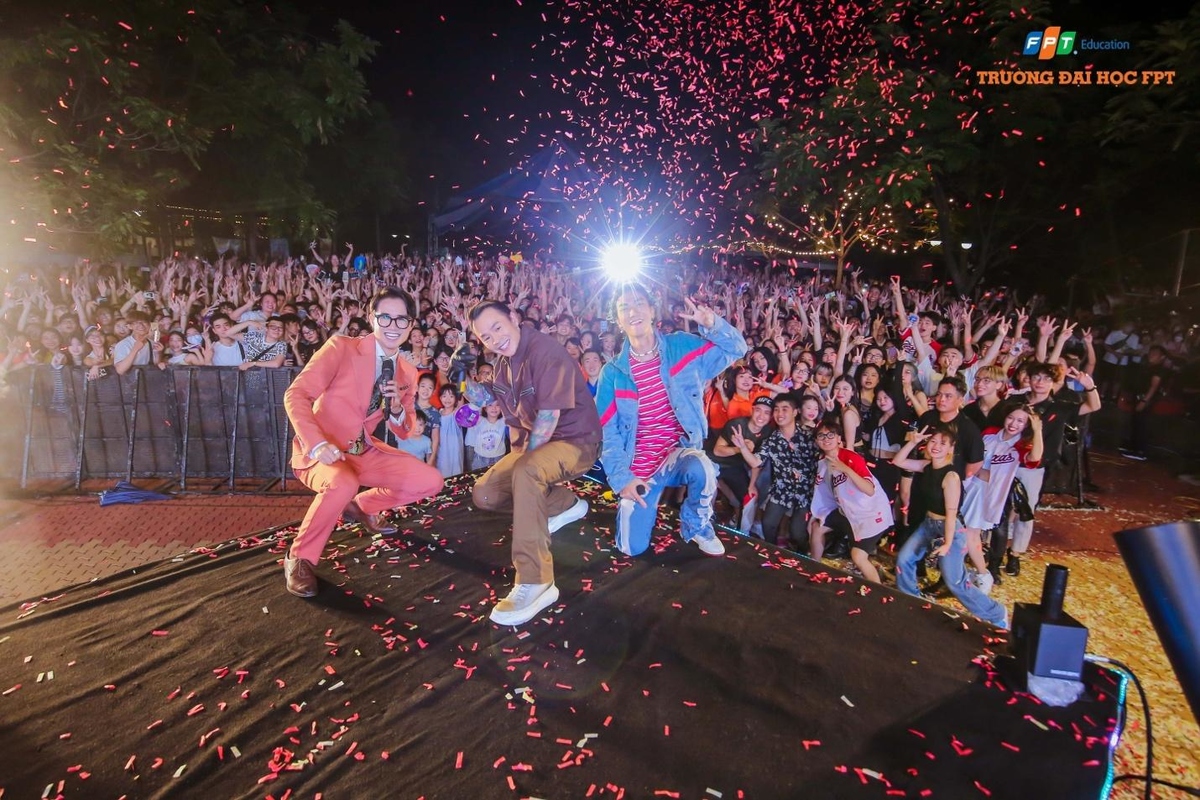 <p> Trước đó, Binz đã khởi đầu music tour cùng Đại học FPT trên toàn quốc tại Đà Nẵng. Hành trình sẽ khép lại tại đêm chung kết cuộc thi Học bổng tài năng diễn ra ở ĐH FPT AI Quy Nhơn vào ngày 23/7 tới đây. </p>