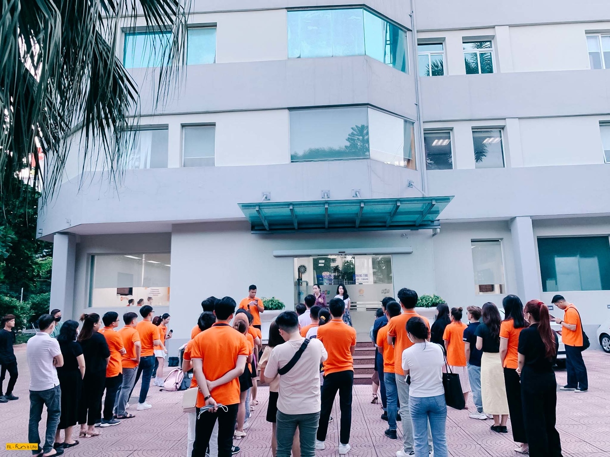 <p class="Normal"> Ngày 5/9, đội hình các thành viên FPT Telecom tại Hà Nội đã có buổi gặp mặt và tập luyện đầu tiên cho hoạt động Đồng diễn - Hội diễn vào ngày sinh nhật FPT 13/9. <span>Năm nay, nhà Viễn thông ưu tiên cho các CBNV mới trong 2 năm vừa qua chưa có cơ hội tham gia 13/9.</span></p>