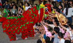 Trung thu đầu tiên của học sinh trường Hy Vọng