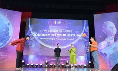 Sinh viên Bách Khoa đứng chật kín nghe Leader Talk nhà F