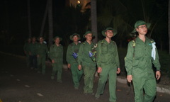 Đại biểu HNCL 'tất tả' hành quân đêm