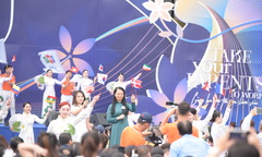 ‘Bố mẹ an tâm, chúng con đang nỗ lực cùng FPT tạo ra giá trị cho xã hội’